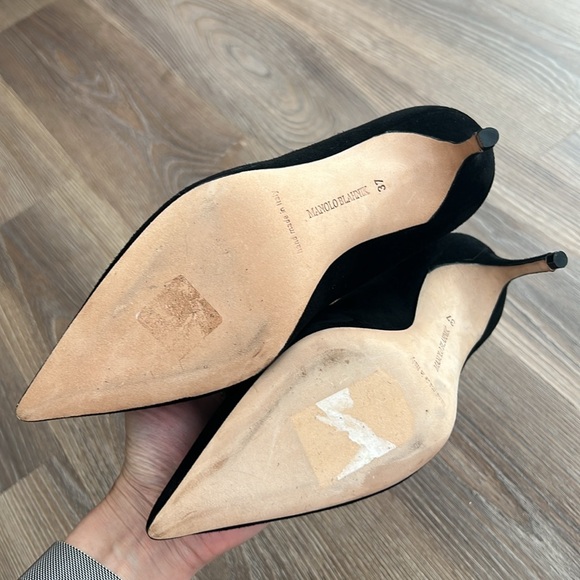 New manolo blahnik black suede ribbon detail 3” pumps - Picture 4 of 5